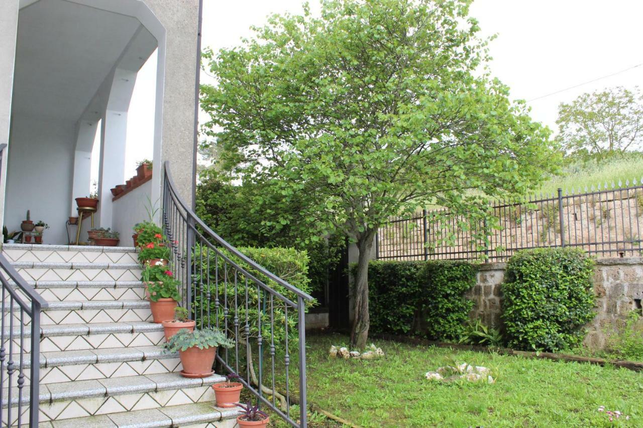 Libro Di Sogni - B&B Letterario Caserta Vecchia Exterior photo